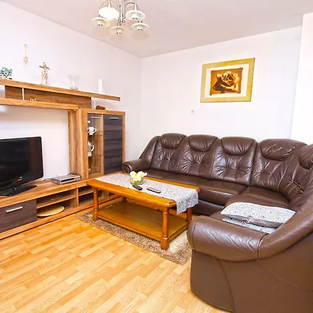 Ivanka 934 Apartamento *