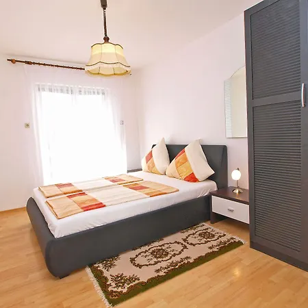 Ivanka 934 Apartamento *