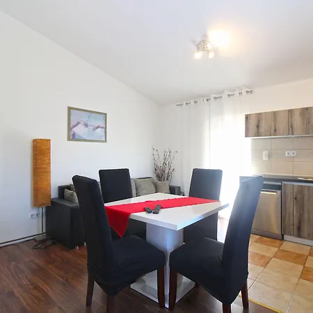 Ivanka 934 Apartamento *
