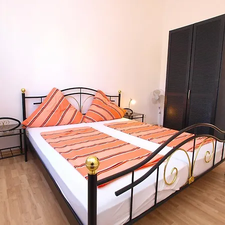Ivanka 934 Apartment