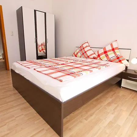 Ivanka 934 Apartment